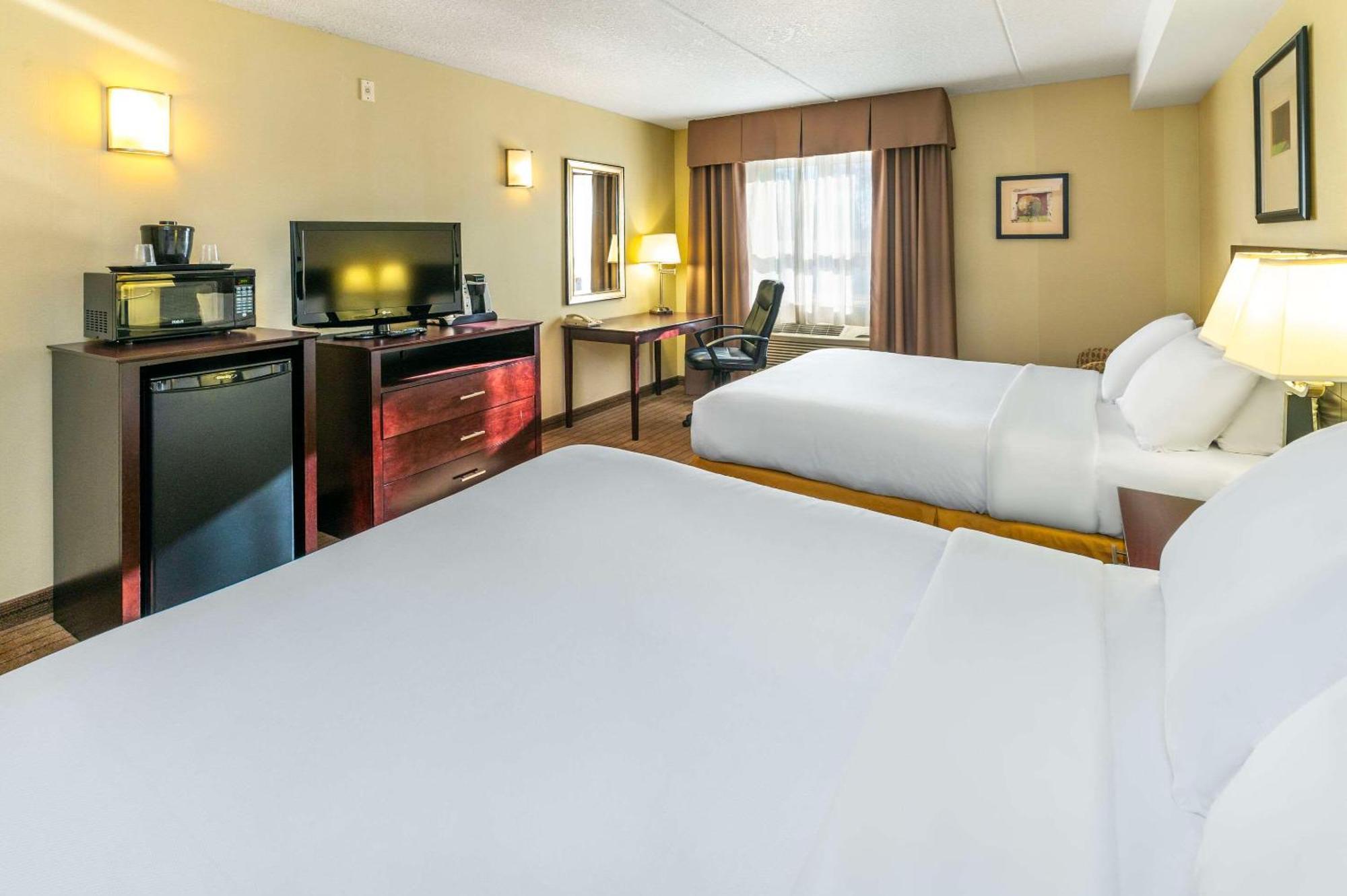 Comfort Inn & Suites Kincardine Bagian luar foto