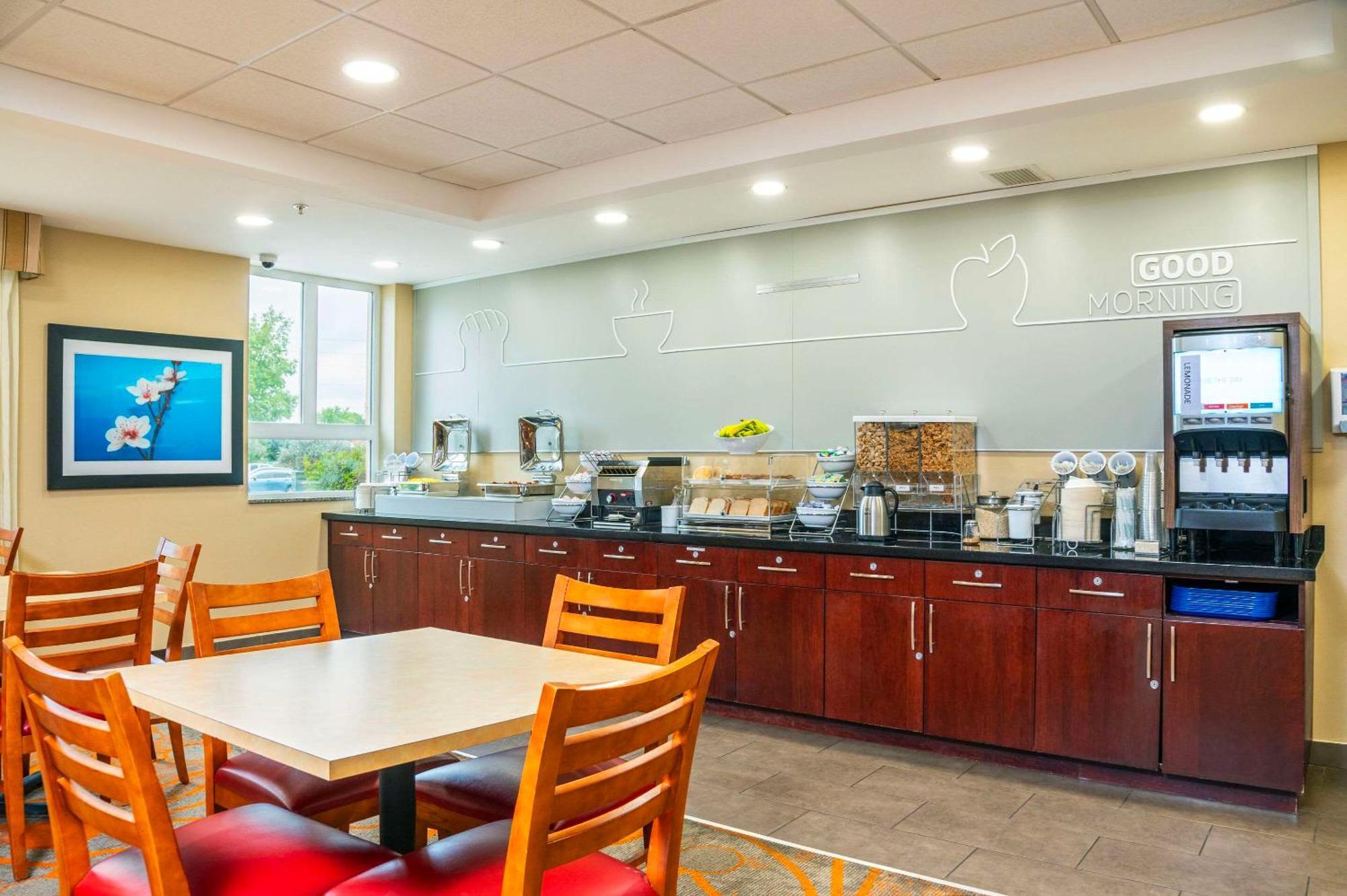 Comfort Inn & Suites Kincardine Bagian luar foto