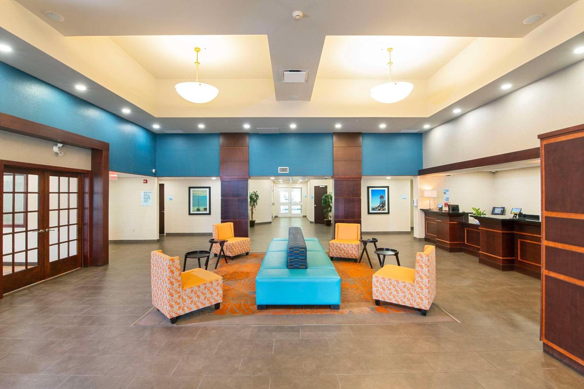 Comfort Inn & Suites Kincardine Bagian luar foto