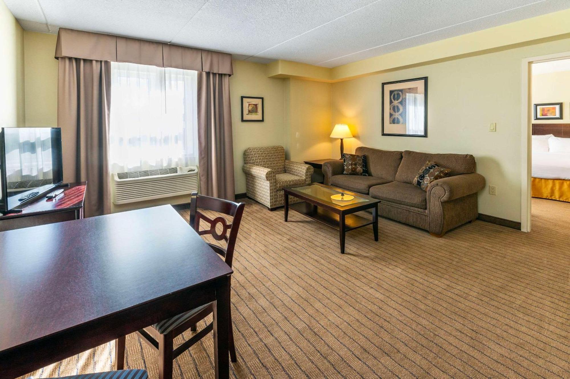 Comfort Inn & Suites Kincardine Bagian luar foto
